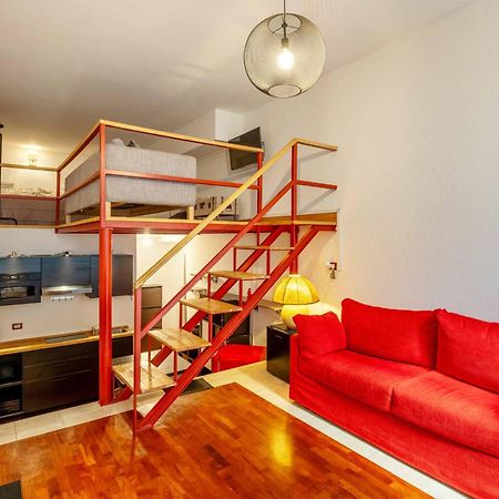 One Bedroom Apartment With Terrace Near Duomo Μιλάνο Εξωτερικό φωτογραφία